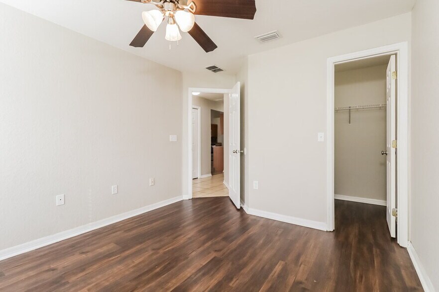 Building Photo - 8834 Pebblebrooke Dr