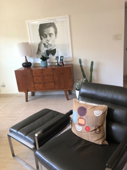 Building Photo - 666 N Plaza Amigo