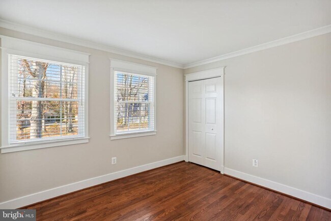 Building Photo - Renovated 4 Bed, 2.5 Bath in Wyngate WITH ...