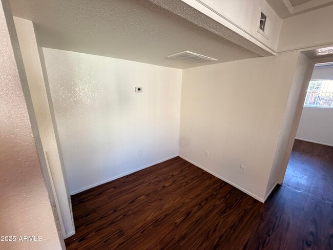 Building Photo - 6802 W Glendale Ave