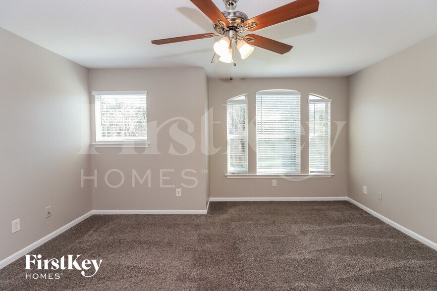 Building Photo - 20715 Sycamore Wood Dr