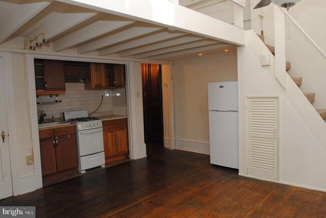 Building Photo - 2008 Spruce St