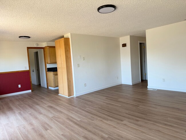Building Photo - 602 Ash Ave