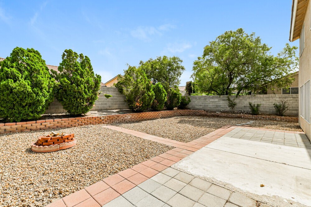 Building Photo - 1096 Pincay Dr