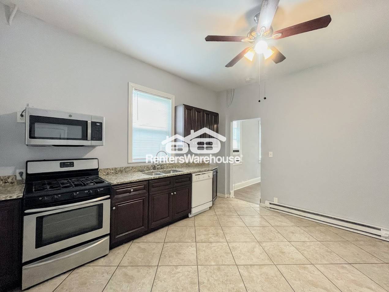 Building Photo - 1305 W 38th St