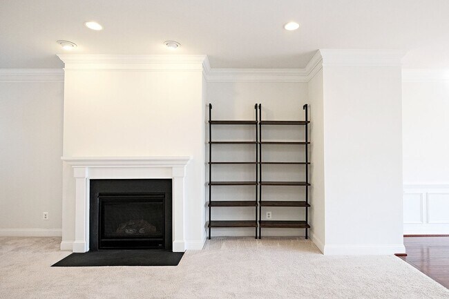 Building Photo - Modern Townhome Living Near Hollymead Town...