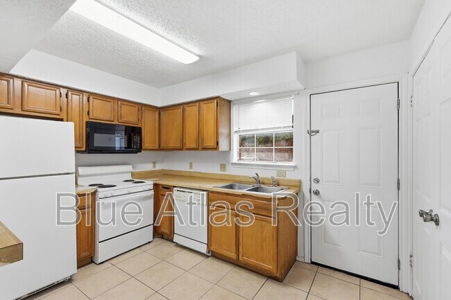 Building Photo - 2713 Wimbledon Ct