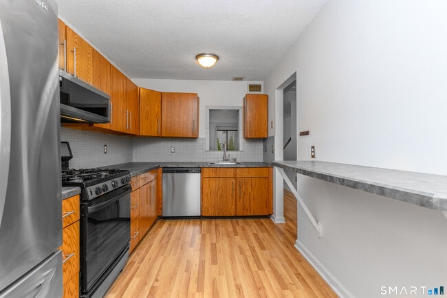 Building Photo - 5 Talcott Forest Rd