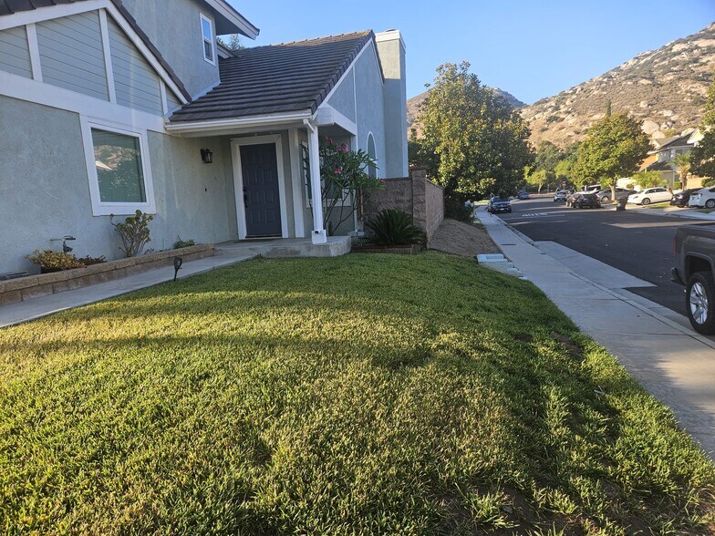 Building Photo - 16325 Applegate Dr