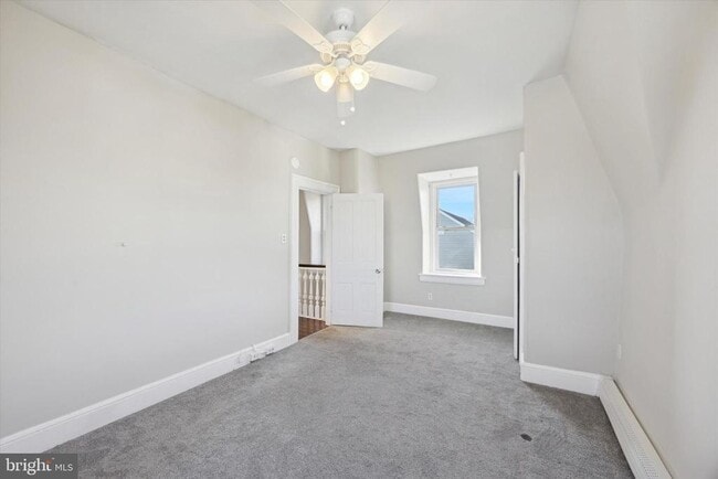 Building Photo - 222 Henderson Ave