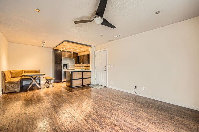 Building Photo - Main level Two Bedroom in Cheyenne Mountai...