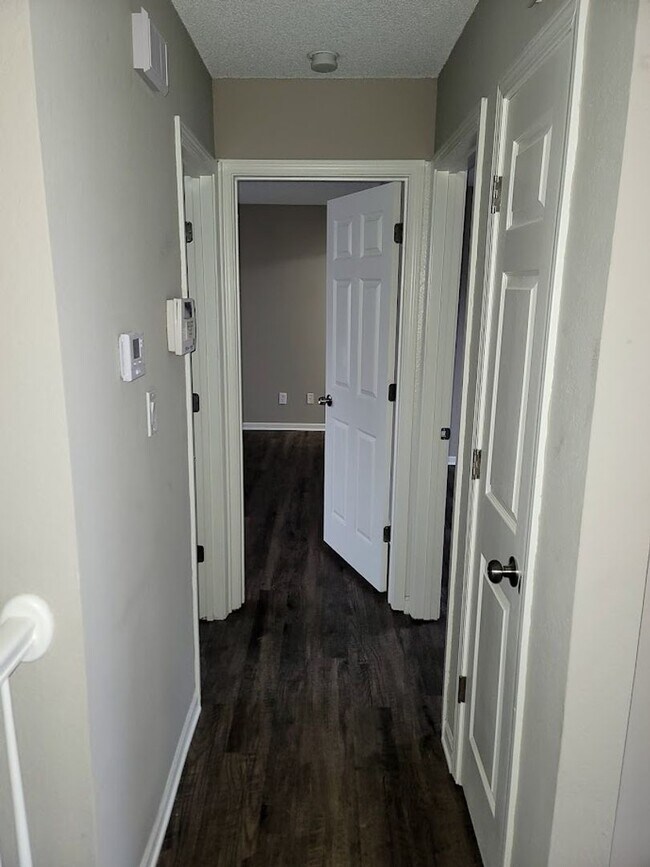 Building Photo - Available Early May | Don’t Miss This Stunning Rental