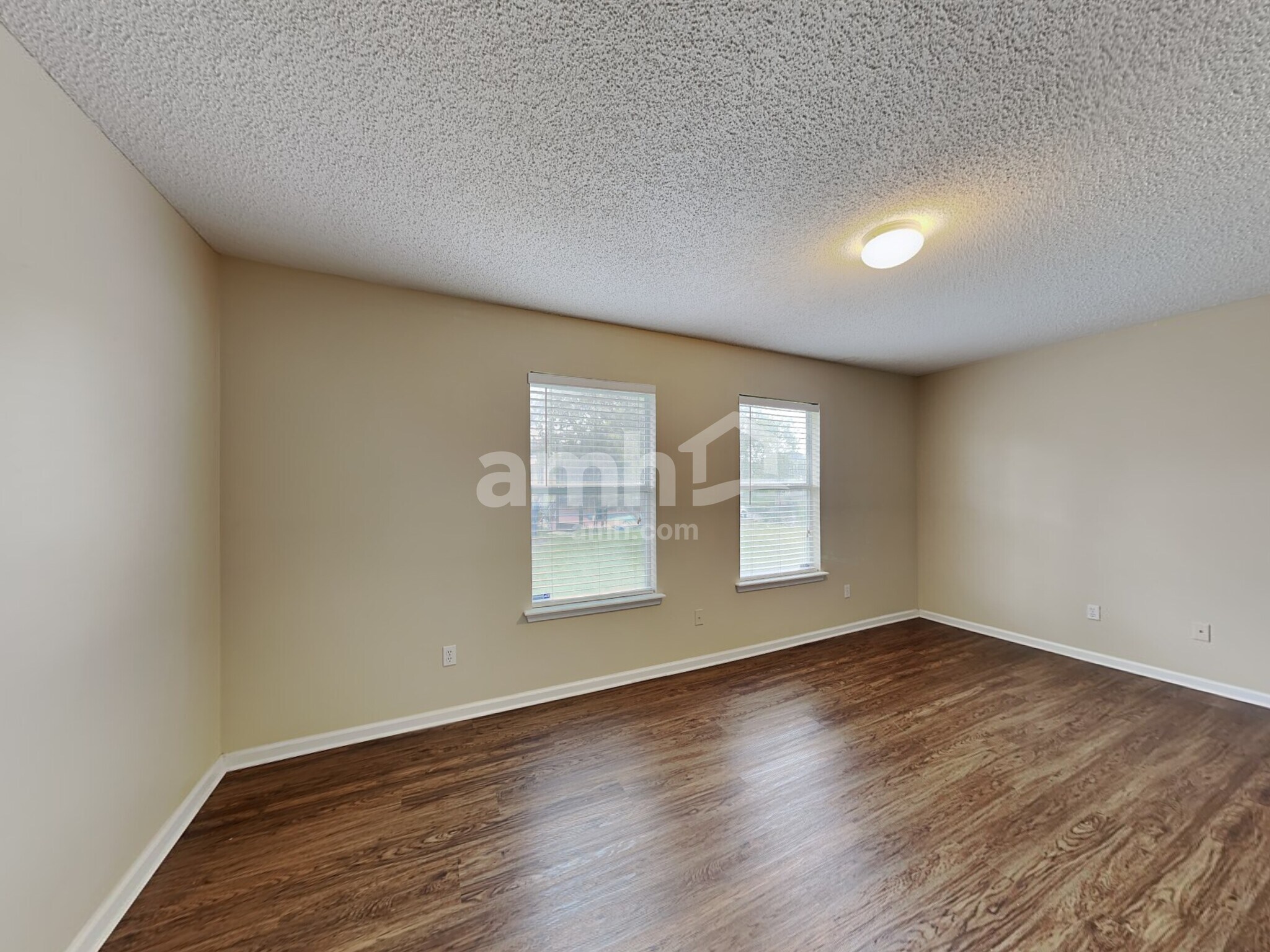 Building Photo - 3353 Chapel Ct