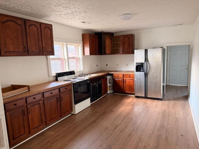 Building Photo - 1201 W Baxter Ave