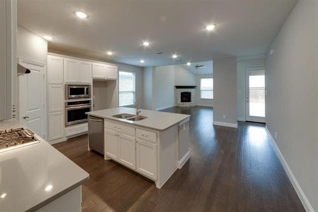 Building Photo - 2013 Sutton Park Ave