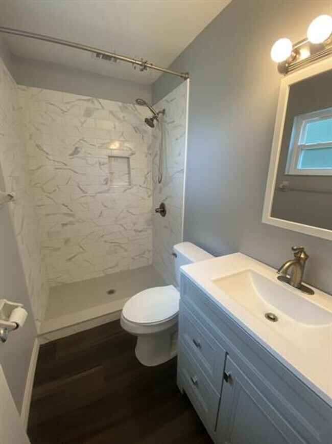 Building Photo - AVAILABLE FEBRUARY – UPDATED 3 BEDROOM / 2 BATH HOME IN EUSTIS