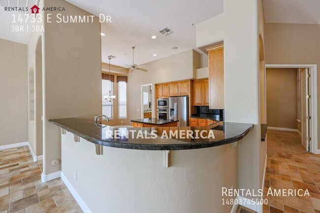 Building Photo - Beautiful 3-Bed/3-bath home in Fountain Hi...