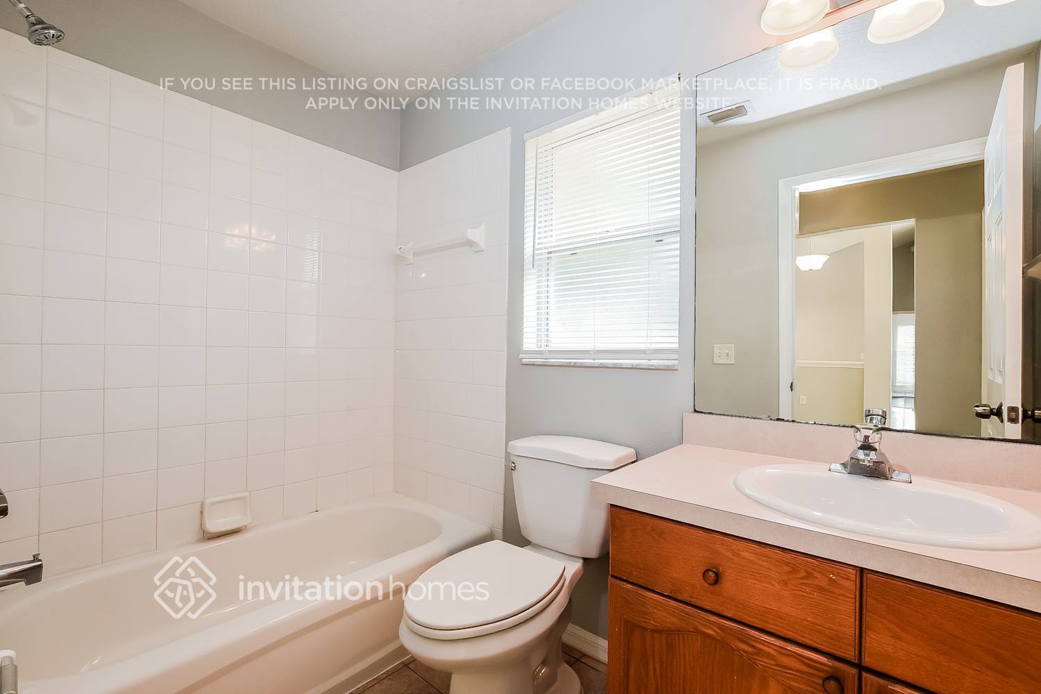 Building Photo - 13518 Biscayne Dr