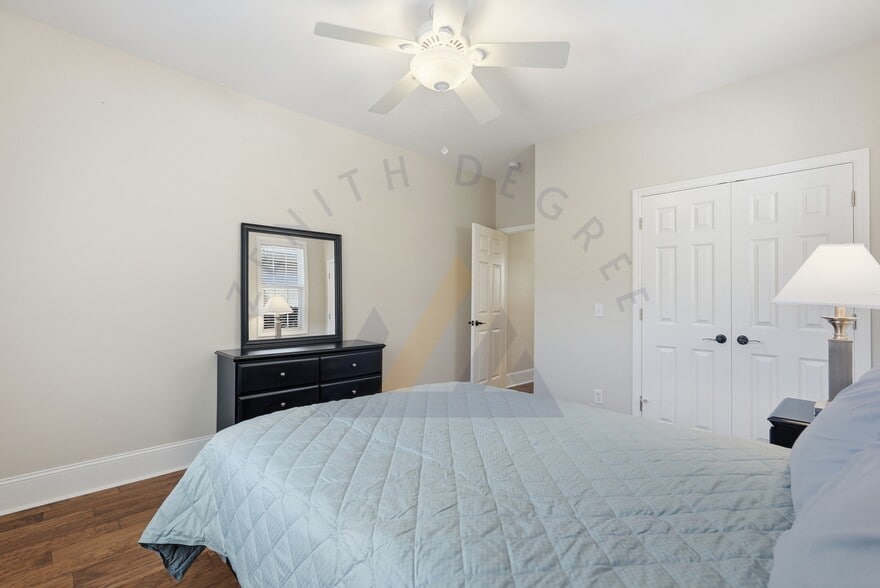 Building Photo - 245 Club Gate