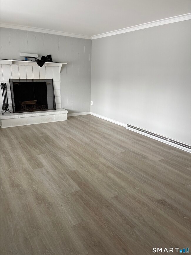 Building Photo - 832 Milford Point Rd