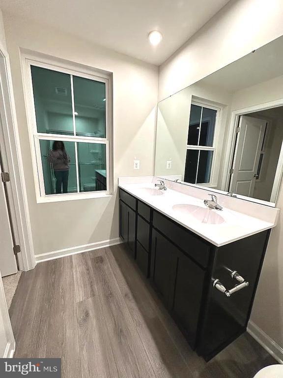 Building Photo - 420 Circle Dr