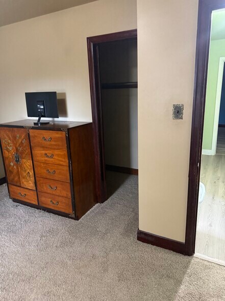 Building Photo - 604 Millersville Ave