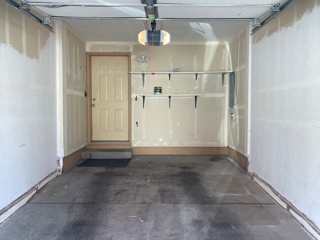 Building Photo - (HAI) Cozy 2-Bedroom, 1-Bathroom Home!