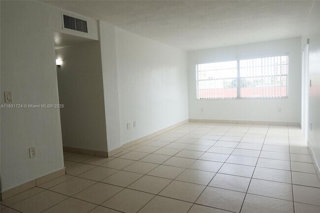 Building Photo - 495 NW 72nd Ave