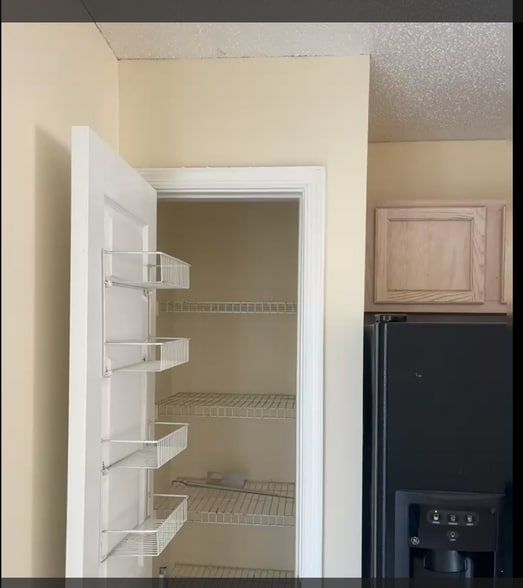 Building Photo - 7460 Catterick Ct