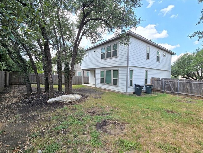 Building Photo - 2208 Limestone Lake Dr