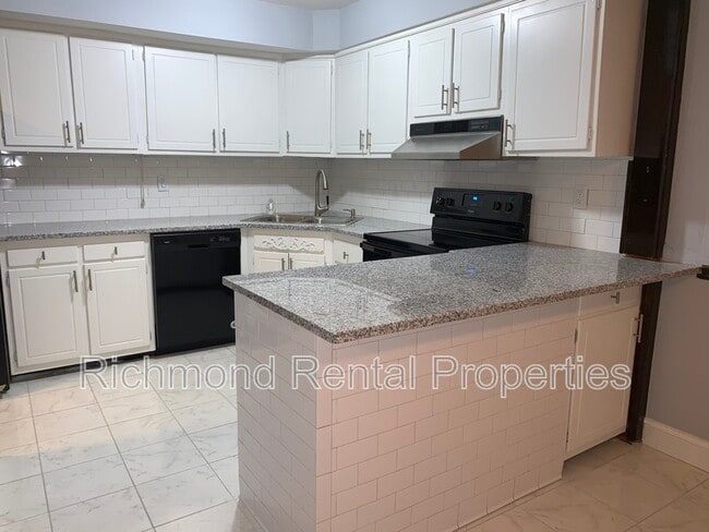 Building Photo - 4 Skipwith Green Cir