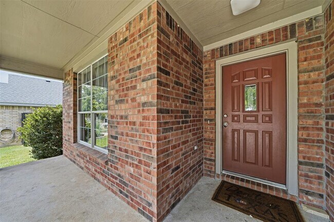 Building Photo - 104 Carol Ave