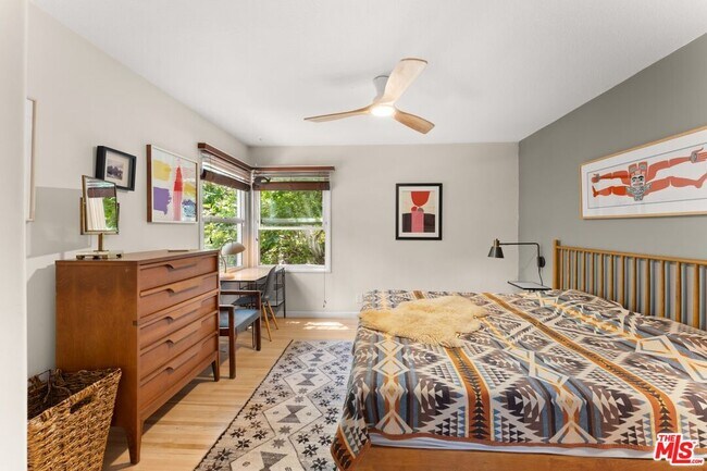 Building Photo - 1338 Montecito Cir