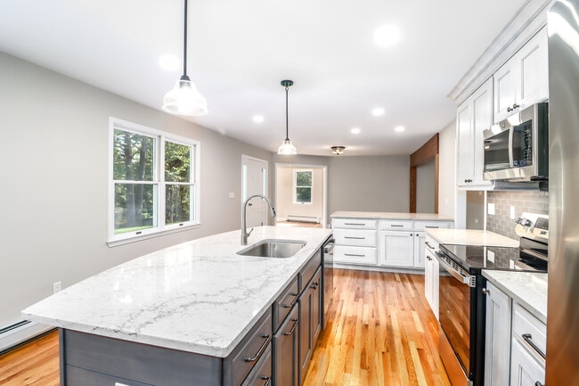 Building Photo - 85 Ironworks Hill Rd