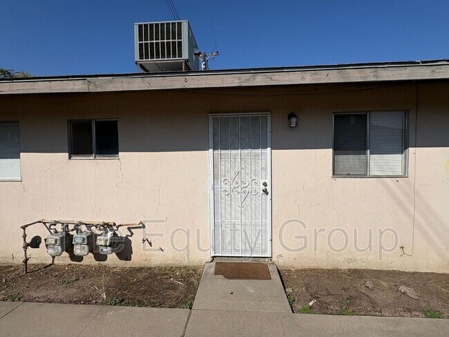 Building Photo - 1331 S Crowe St