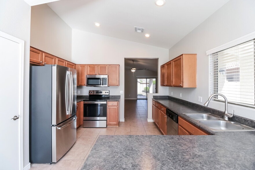 Building Photo - 3688 W Yellow Peak Dr