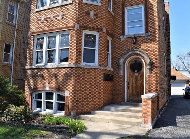 Building Photo - 1628 Gunderson Ave