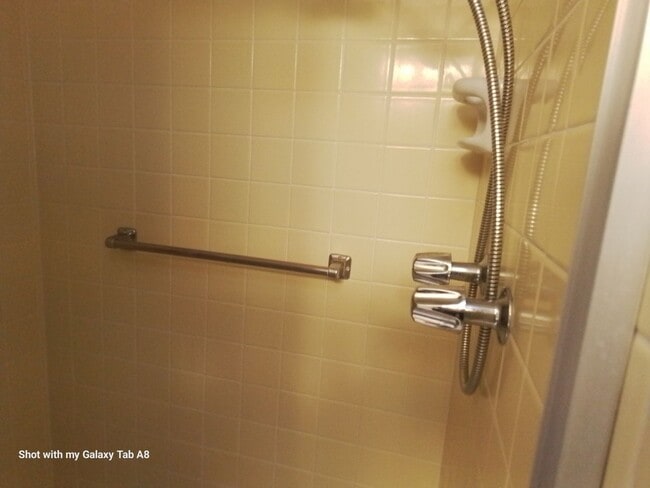 Building Photo - Unfurnished end unit townhome  55 and older community