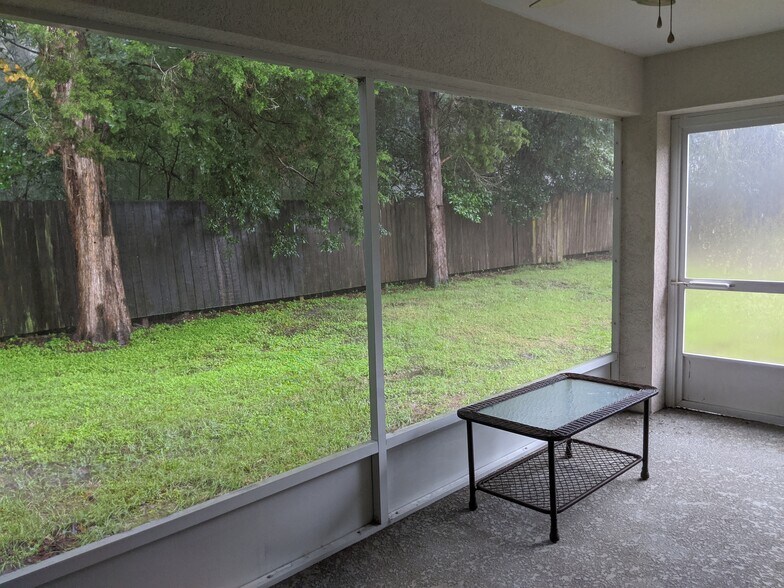 Building Photo - 4605 SW 48th Dr