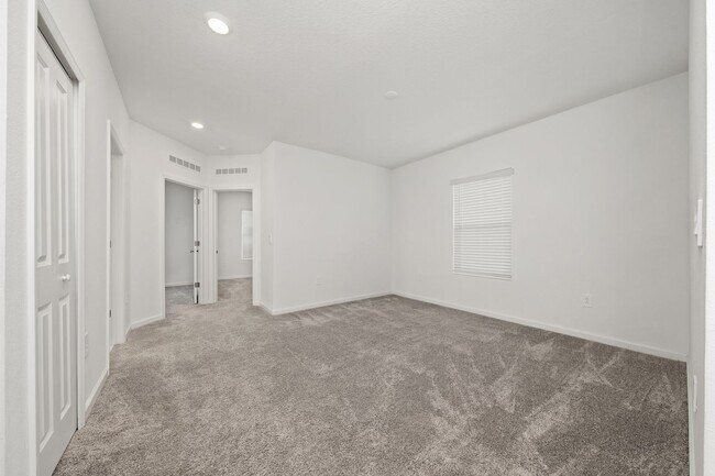Building Photo - 3330 Laurent Lp