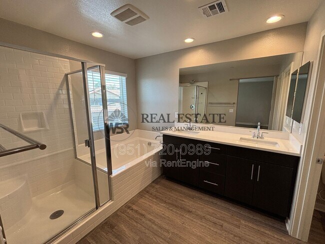 Building Photo - 12843 Greenstone Way
