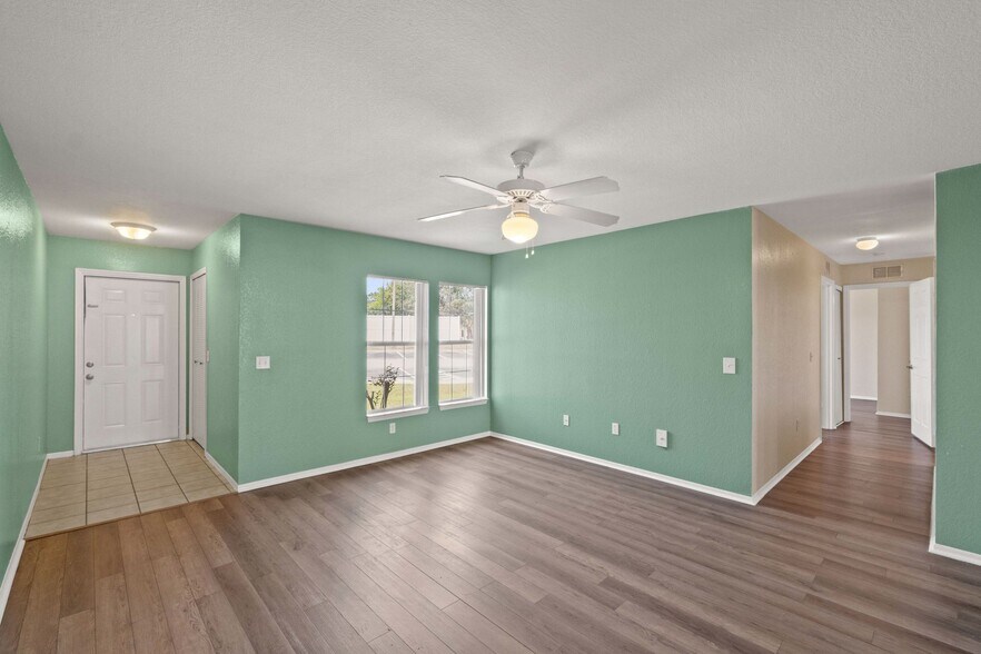 Building Photo - 801 Cape Cod Dr