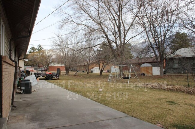 Building Photo - 985 S 600 W