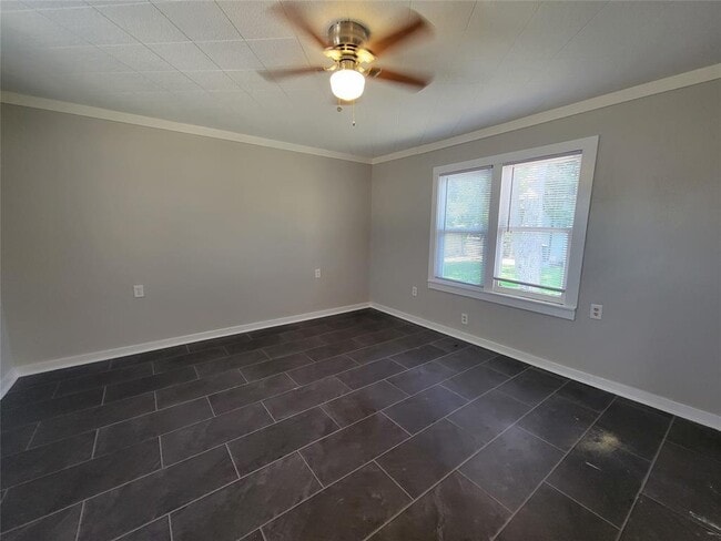 Building Photo - 6310 Amber Dr
