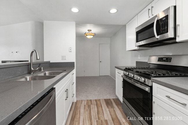 Building Photo - 9458 Twin Trails Dr