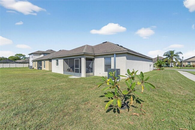 Building Photo - 2133 Geneva Dr