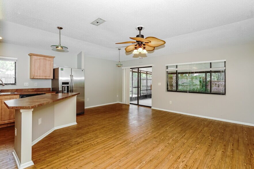 Building Photo - 1001 Pond Apple Ct