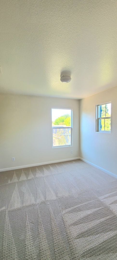 Building Photo - BEAUTIFULLY MAINTAINED SINGLE FAMILY HOME ...