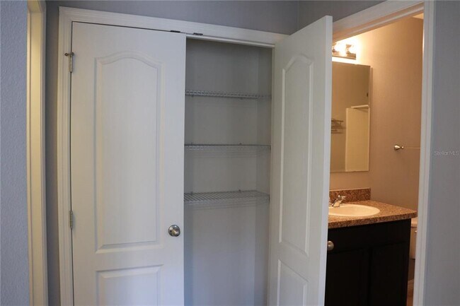 Building Photo - 3740 Seneca Club Loop