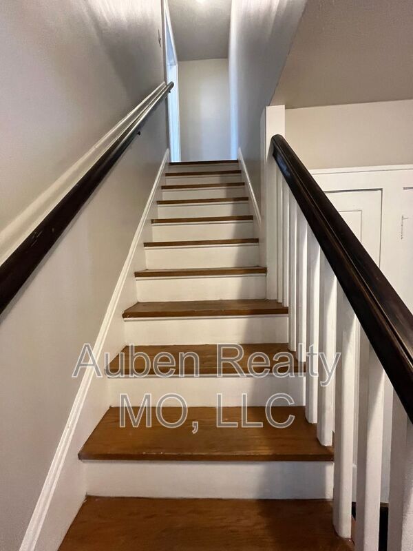 Building Photo - 5330 Rockhill Rd